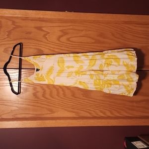 Vneck tiered pattern dress